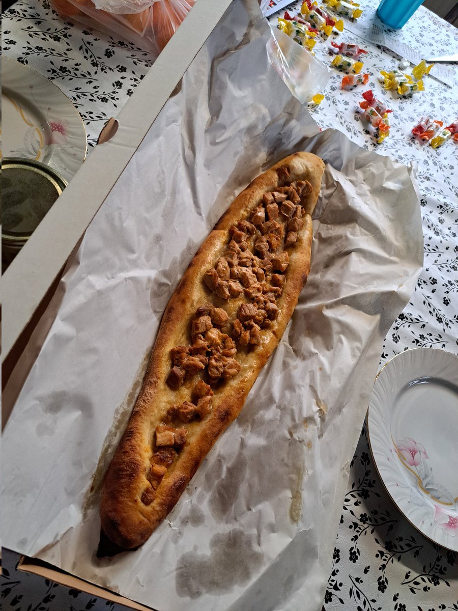 Знаеме понекогаш да пробаме и штипска, колку да не подзаборавиме колку очајно се трудат газот да и го јадат на ❤️велешката❤️