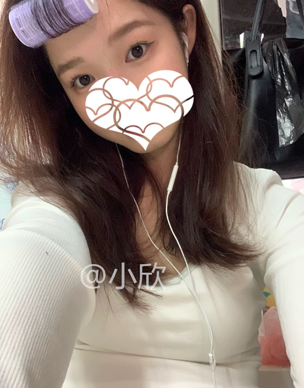 要和我一起聽聽歌嗎😌 https://t.co/9YPnzTUh7e