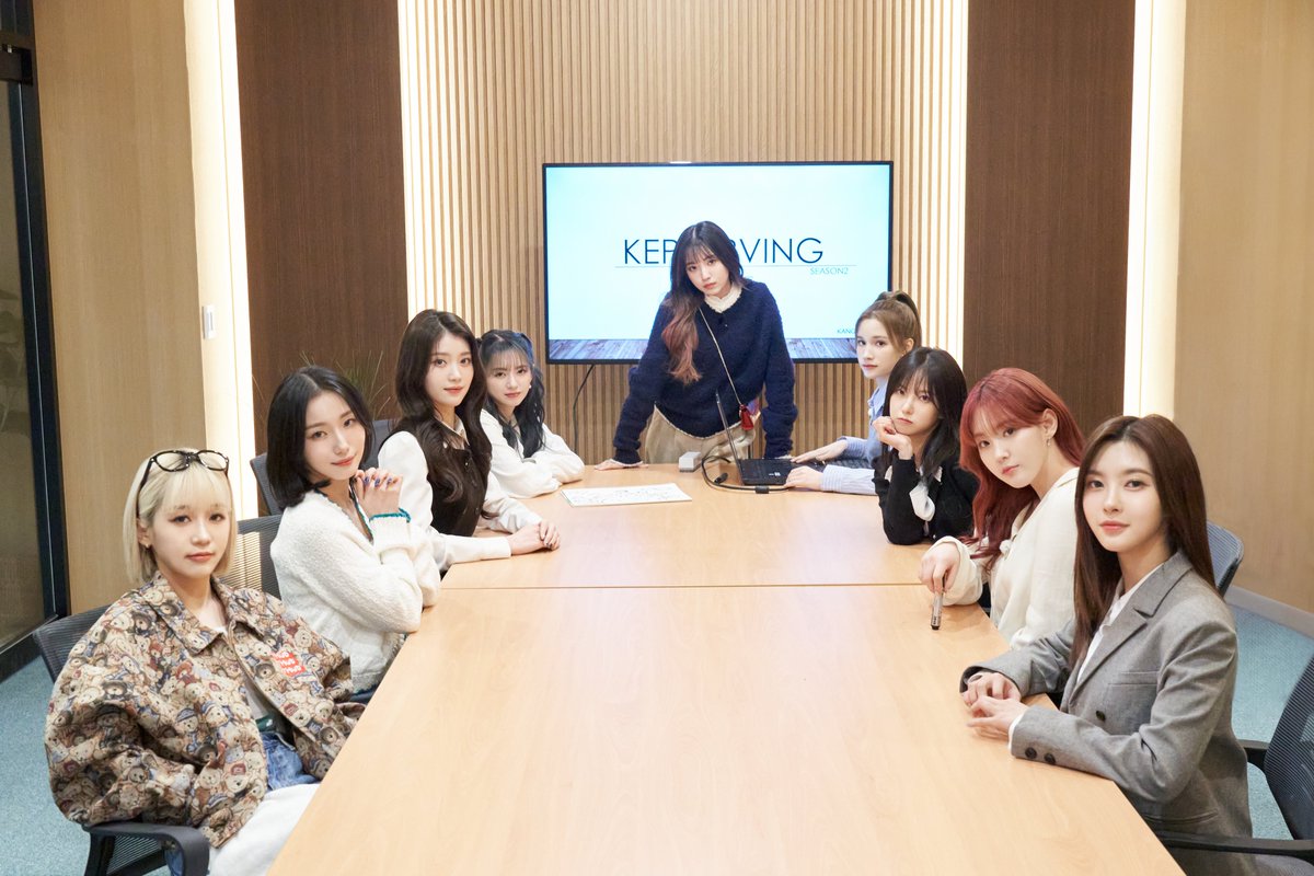 official_kep1er's tweet photo. Kep1erving 케플러빙 | Season 2 Preview

Guess what episode👀🙏🏻

2024. 01. 19 FRI 10PM (KST)

#Kep1er #케플러
#Kep1erving #케플러빙 https://t.co/TRSKaOlyfj