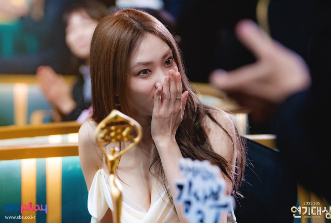 LEE SUNG KYUNG THAILAND tweet media