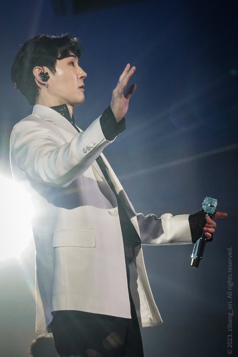 zibang_ori's tweet photo. 2023 god Masterpiece - Daegu, Day 1
#godMasterpiece #god #g5d #μ§μ€λ #μλ°λ
π¦ μ΄λ§μΌ ! λ λλΌμ¨λ- https://t.co/SmjiTynQVI