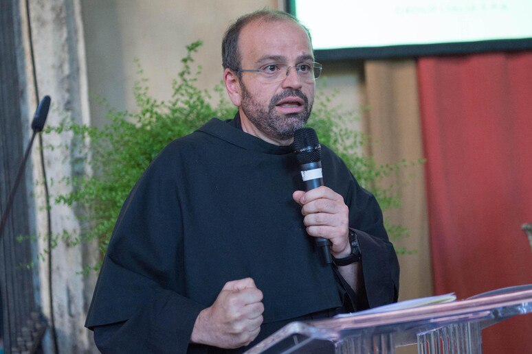 Il teologo francescano Paolo #Benanti è il nuovo Presidente della Commissione sull'Intelligenza Artificiale per l'informazione, dopo le dimissioni di Giuliano #Amato

<a href="/ultimora_pol/">Ultimora.net - POLITICS</a>