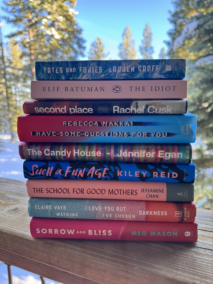 jenplck's tweet photo. Turned my Substack into a book club, since I don’t have time for an IRL book club but love reading the same thing as friends :) https://t.co/TvbWv575Wr https://t.co/0hefzi4yuI