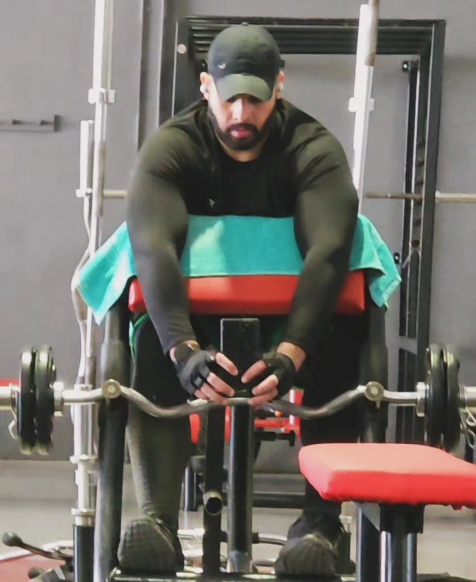 Le△ndrozo tweet media