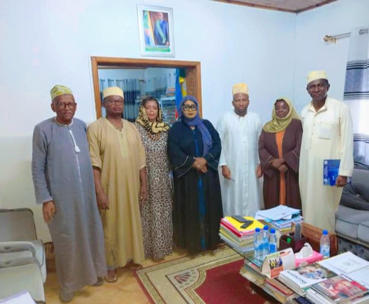amgcomores's tweet photo. Le SG du gouvernement a réuni la CGP #PAAMG,les SG des ministères (Santé, Finances, Emploi), et la CNSPS, pour relever les défis et planifier le lancement de la phase pilote de l'AMG aux Comores. Il les a appelé à se joindre à la dynamique de la CGP en vue de ce lancement. https://t.co/ajSKMa5Pwe