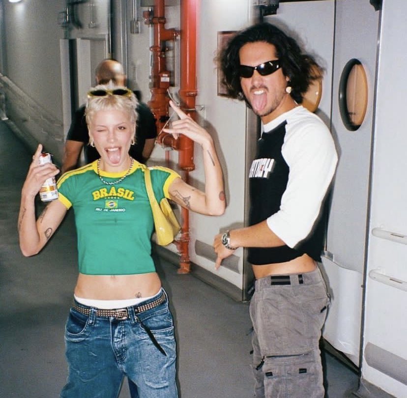 PopCrave's tweet photo. Avan Jogia shares photo with Halsey. https://t.co/LFNCjPvZdt