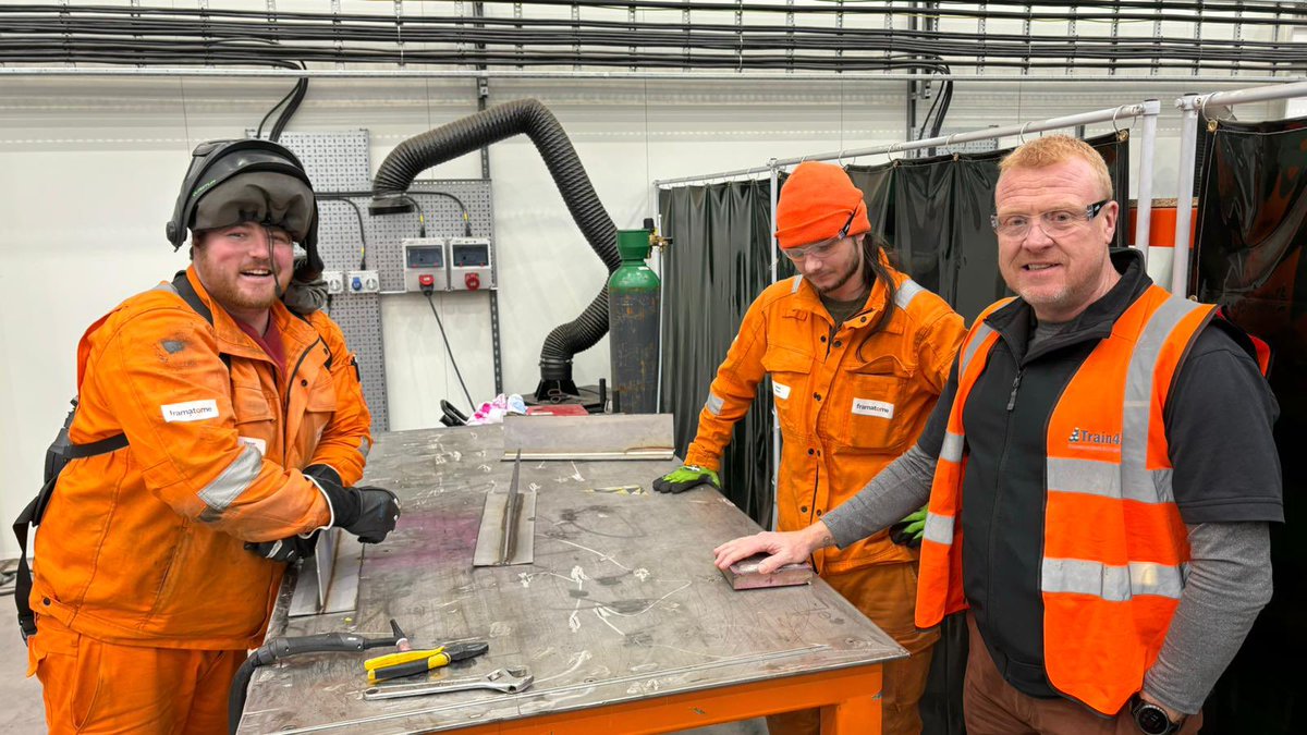 Train4All's tweet photo. A fantastic trip up the M5 today to visit Framatone! The L3 Plate Welders are doing fantastically well, with trainer Dan being impressed with their level of knowledge and application having been with us for their phase 1 training! Well done to all four! π₯π€π»
#Train4All #Welders https://t.co/t2t4g5jwPU