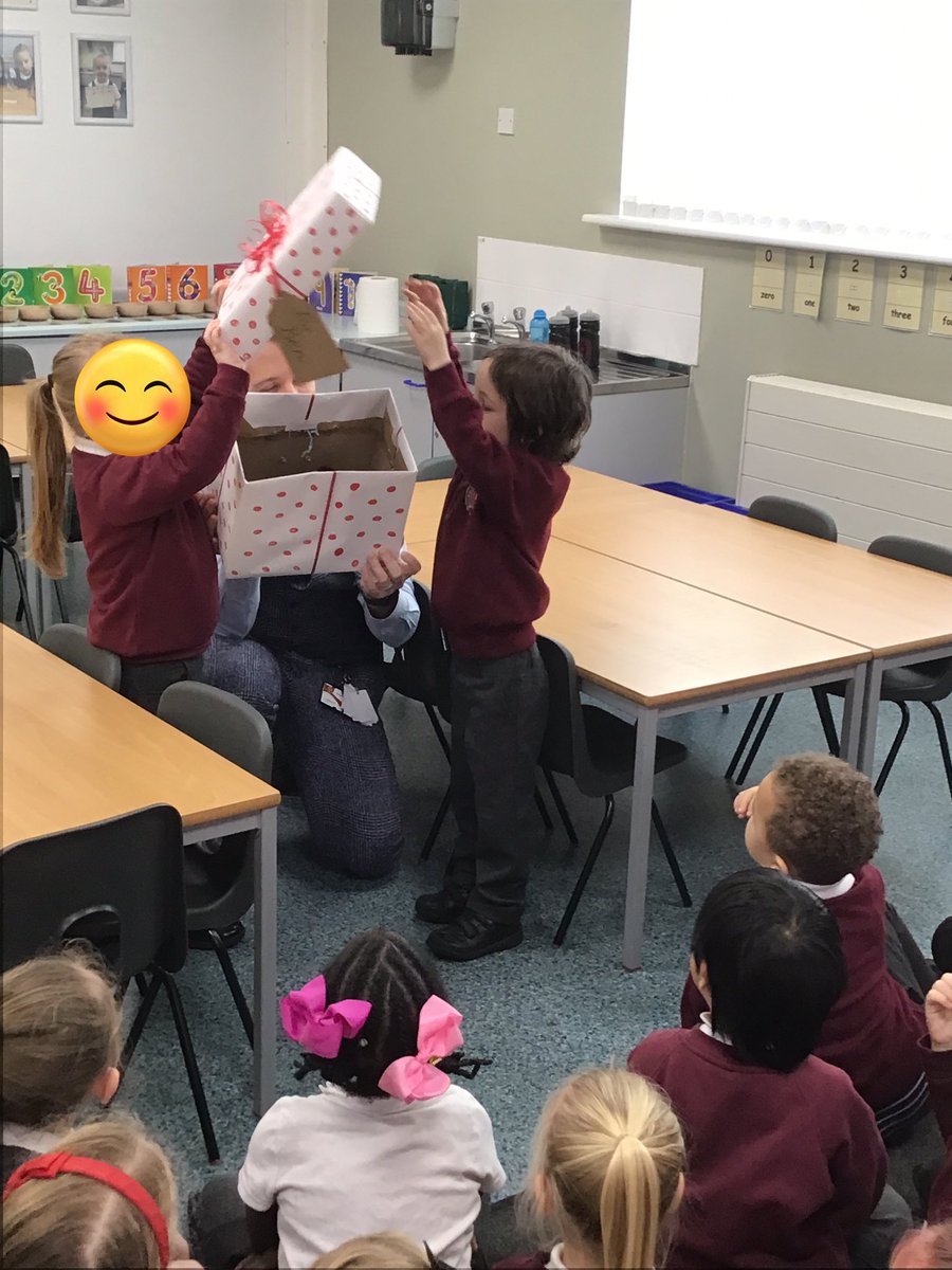 MrsCoenMPA's tweet photo. Reception enjoyed receiving a mystery gift week. They predicted what could be inside, using adjectives to extend their ideas. We were all surprised when it was a penguin! #moorsidepa #moorsidepaeyfs #moorsidepaenglish https://t.co/Lbw07XNp5q