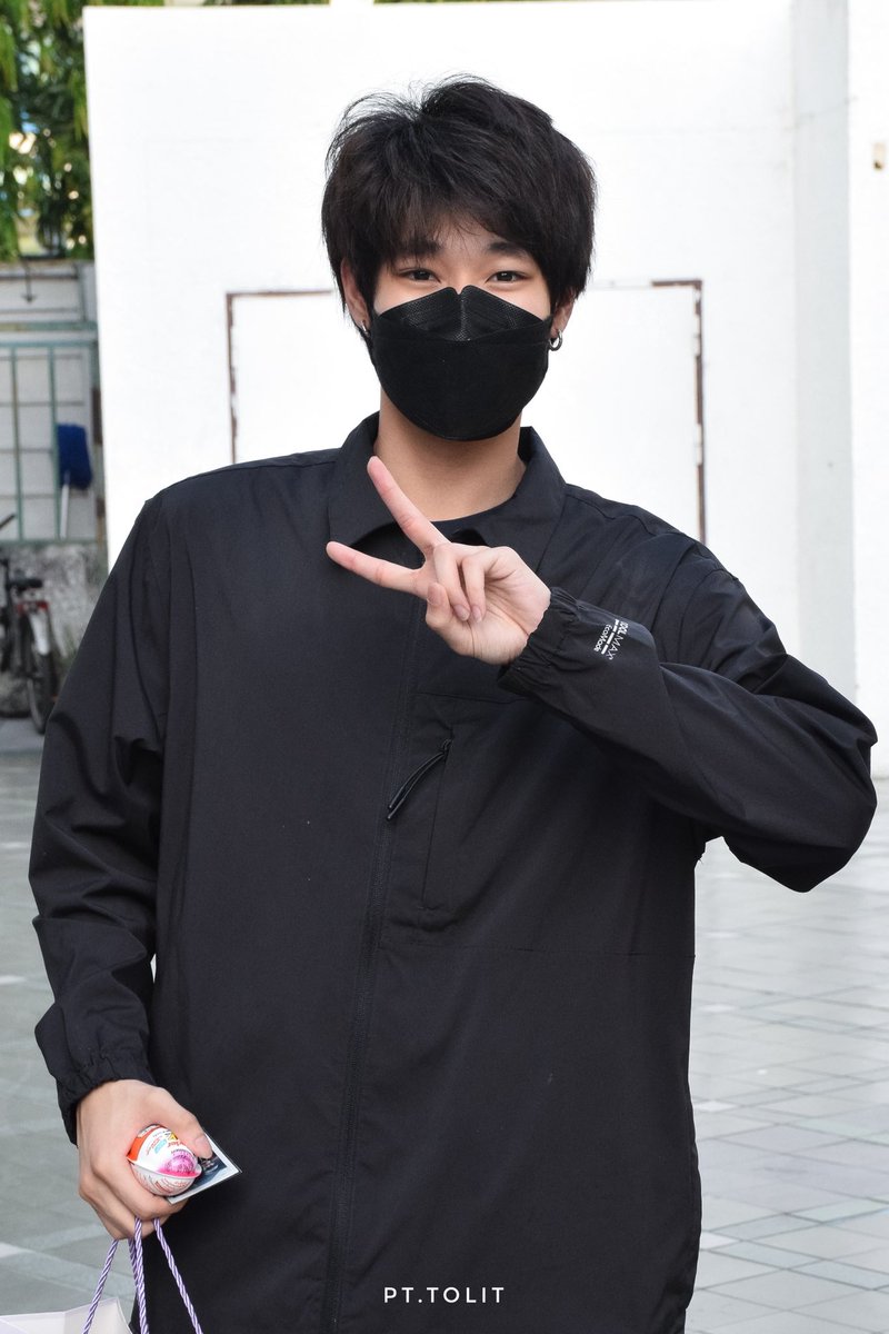 pt_tolit's tweet photo. Happy birthday @lit_title 🎂

มีความสุขมากๆนะค้าบน้องเติ้ล
ขอให้น้องเติ้ลมีแต่คนรักคนเอ็นดู
ขอให้ไม่เจ็บไม่ป่วย
ขอให้ประสบความสำเร็จกับงาน
และสิ่งที่ตั้งใจจะทำ  💖🎂🎉

#TitleTeshin #LittleTeshin https://t.co/7sJsNG1H7v