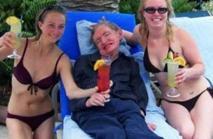 yirmiucderece's tweet photo. ABD'de pedofili ile suçlanırken hapishanede ölü bulunan ABD'li milyarder Jeffrey Epstein'in davasında, Epstein’ın, ünlü fizikçi Stephen Hawking’in, reşit olmayan kızlarla yaşanan bir toplu cinsel ilişki etkinliğine katıldığına dair iddiaları yalanlamaları için kurbanlara para teklif ettiği ortaya çıktı.