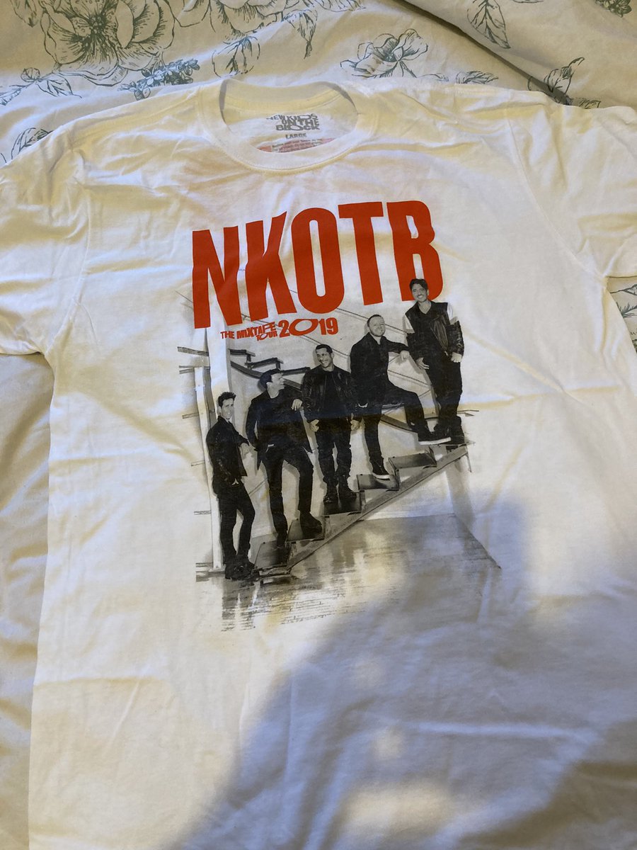NatalieG78's tweet photo. So a late Christmas present turned up today from my daughter & grandkids ❤️❤️❤️
Megan told me I had an extra one coming,such an awesome surprise 😍🥰 #BHForever #OGBH #Since89 @DonnieWahlberg @joeymcintyre @JonathanRKnight @dannywood @NKOTB #JordanKnight 🤖❤️♾️🇬🇧 https://t.co/XDP2w1LwRh