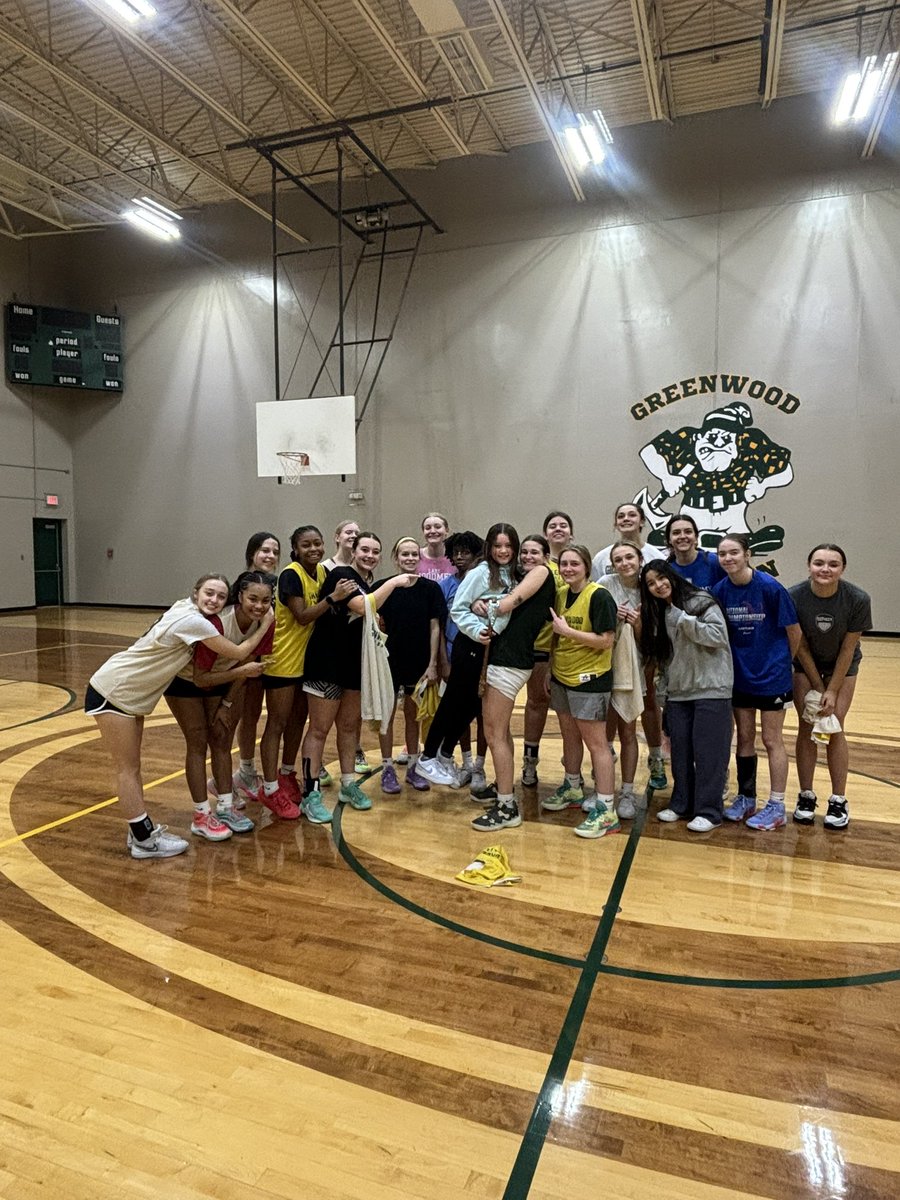 GWladyWoodmenbball tweet media