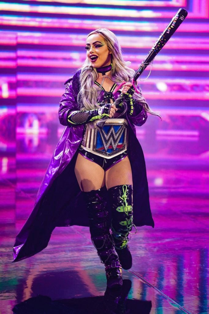 roxyspoprox's tweet photo. Do you like Liv Morgan https://t.co/TdBy3iQZu5