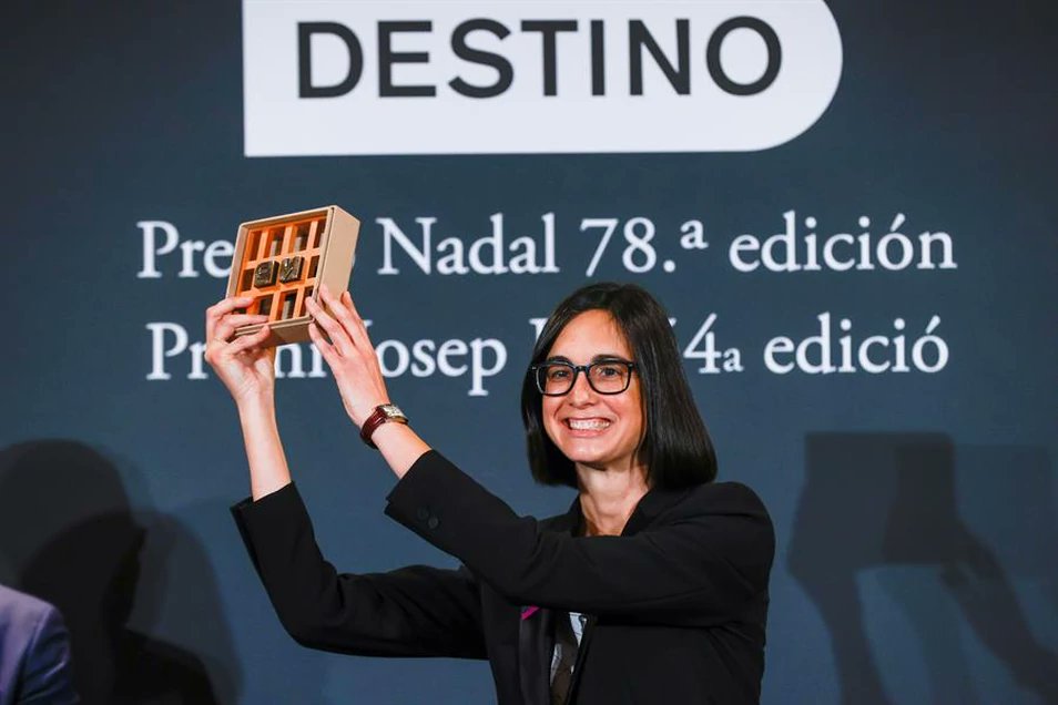 RTVECatalunya's tweet image. 🔵 8⃣0⃣ anys del Premi Nadal, el més antic dels premis literaris 📚

Aquesta nit sabrem qui és el Premi Nadal 2024 i ho pots veure en #directe a rtveplay.cat

Coneix-ne la història 👇

rtve.es/n/2470474