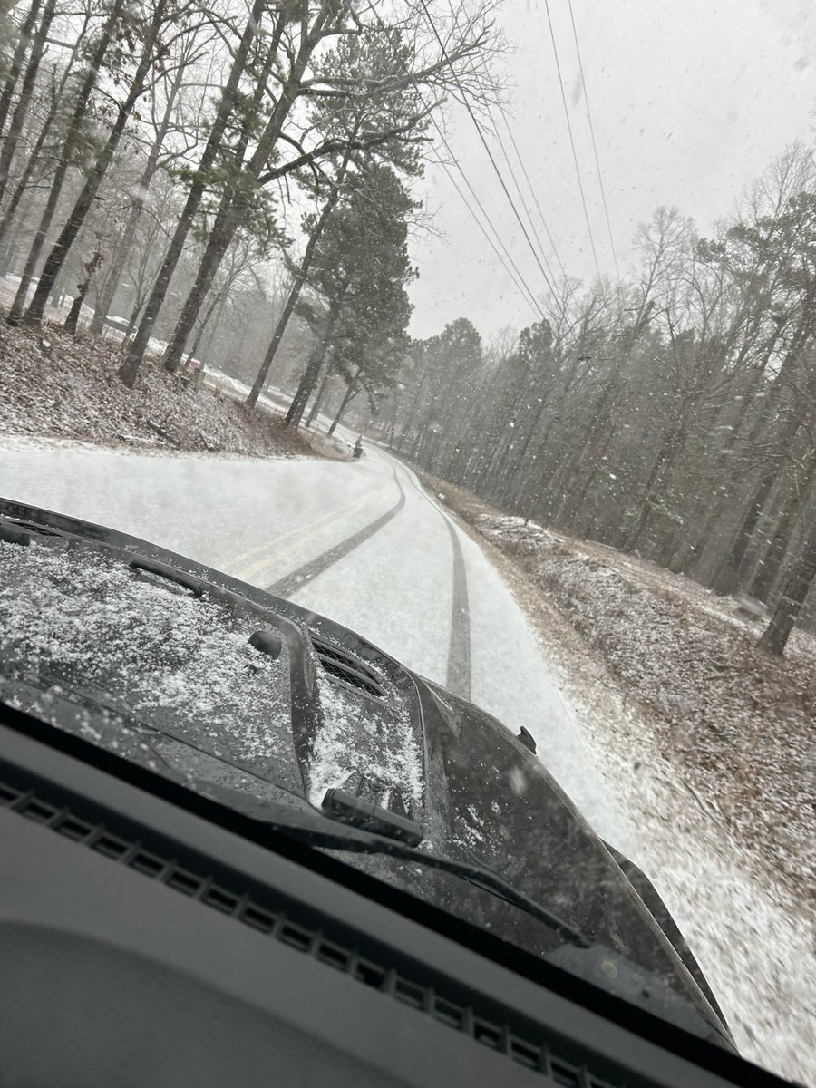Miners_88's tweet photo. Pretty snow in Bauxite @ToddYakoubian https://t.co/TajI1tK7EB