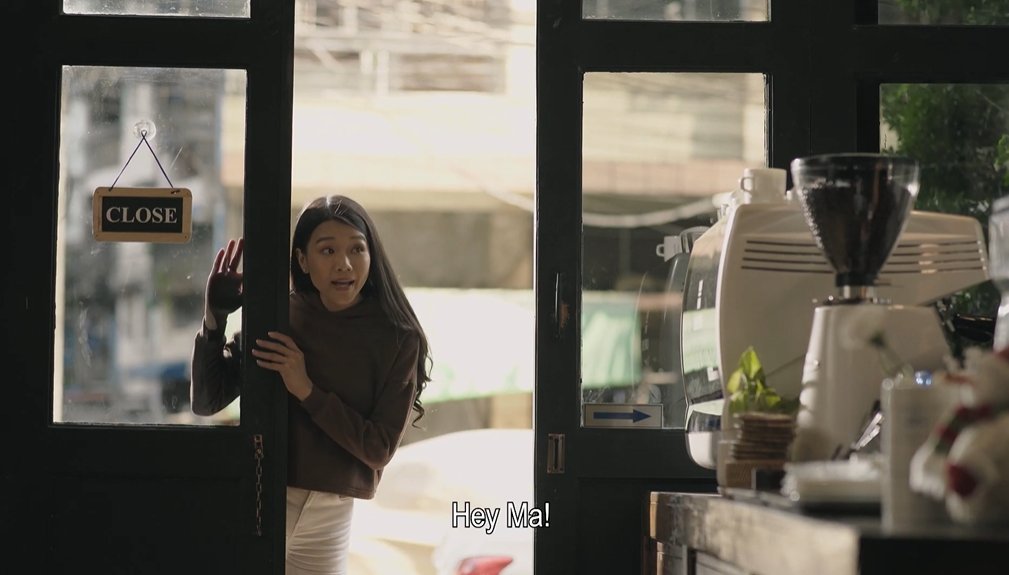 ChildofGhibli's tweet photo. Nge's acting like she's the little prince, coming at the same hour everyday in Hnin Su's coffee shop, to tame her 😭...
The cinematography and the use of lights, it's gorgeous !
https://t.co/a1FkQ9mwlv - episode 2
#MyanmarGL #sheglseries https://t.co/isRCx9MCmP