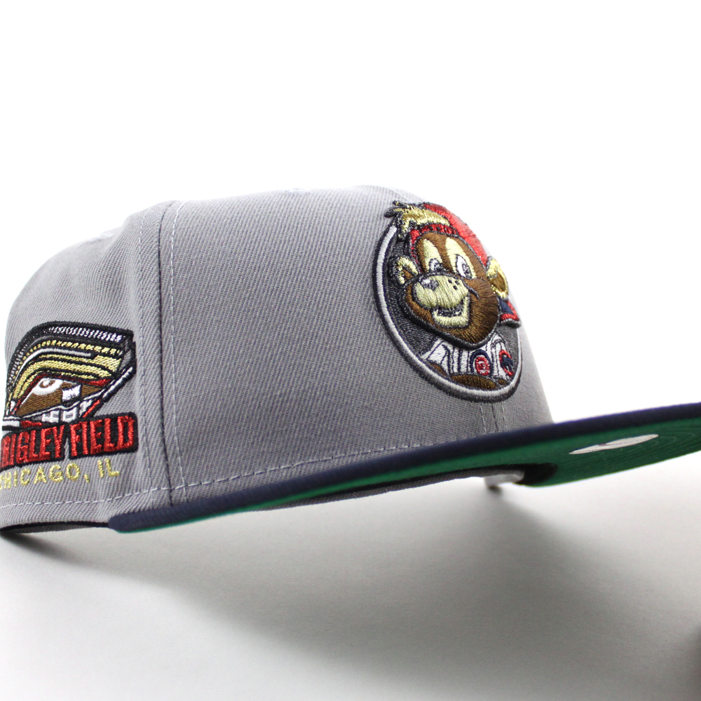 ECAP_CITY's tweet photo. 🐻 Chicago Cubs Clark the Cub Mascot Wringly field 59Fifty New Era Fitted Cap in Gray, Navy &amp; Green Bottom.

Inspired by Air Jordan 1 High 85 Georgetown College 

-

Shop Here
https://t.co/VUmJ1Dpauq

-

 #ChicagoCubs #ClarktheCub #clark #Mascot #neweracap #ecapcity @ClarktheCub https://t.co/t0aS1jl0RV