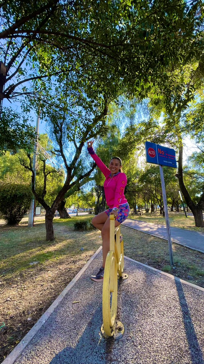 Crisita20's tweet image. Viernes de trotecito coqueto 🤭😏 y no por el ritmo 😊🤪😎

#CrisitaMaratonistaX4 🏃🏼‍♀️💜

#KmsAlCielo 🤍
#Reto2023Kms 🙃
#FénixRun 🔥
#LaLigaDeLaJusticiaRunner 🦹🏼‍♀️
#ManicomioRunner 🤪
#KMSxELA 💚
#VortexLF 🌀