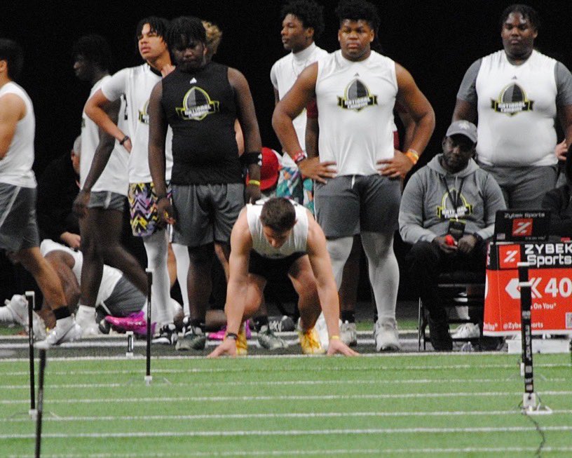 CMSTrainingLLC's tweet photo. My guy @nick94barber putting his talents to work today 💪🏾‼️… #WeActive #CMSTraining https://t.co/W2kGA4Uj40