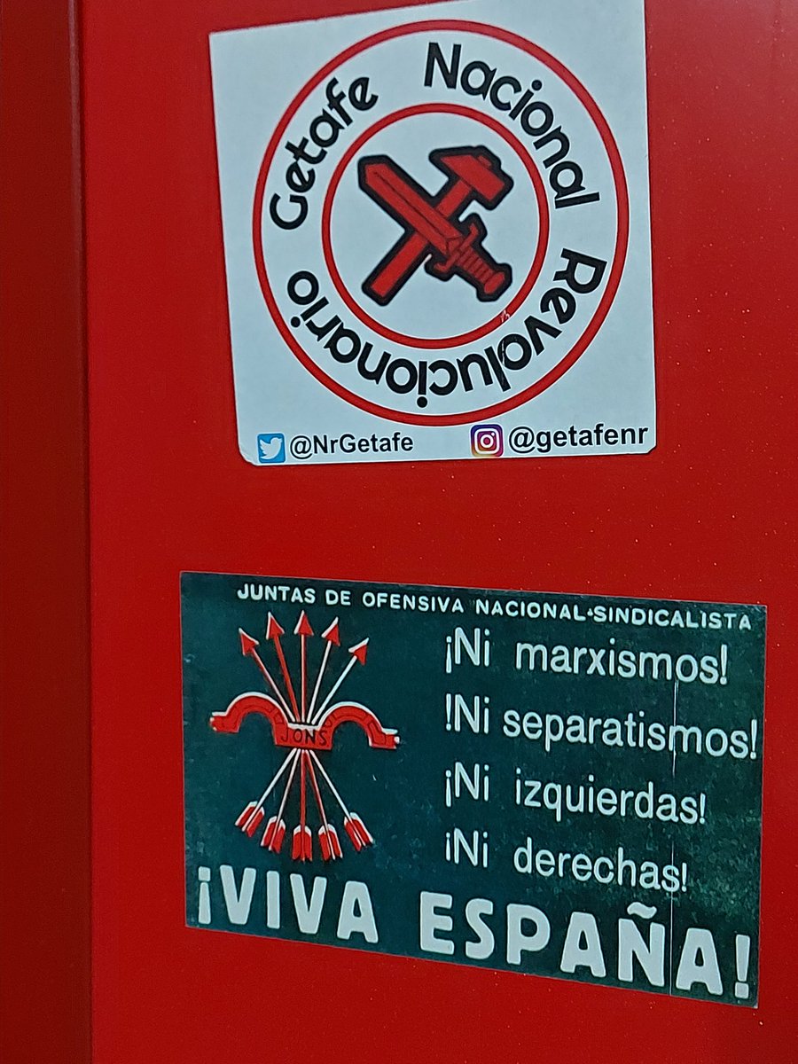 Alambretto's tweet photo. Queridos @NrGetafe gracias por alegrar la vista a los niños mayores cuando pasean. Como habéis sido buenos, seguro que los Reyes os colman de regalos.
#RevoluciónNacional #NiMarxismosNiSeparatismos #NiIzquierdasNiDerechas #VivaEspaña https://t.co/P4JT6eD7Uj