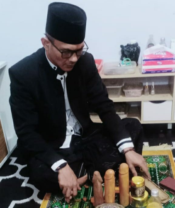 Salimsopian1's tweet photo. Pengobatan Tradisional Alat Vital Abah Usep Sopiyan, Besar Panjang Kuat Keras Dan Tahan Lama.  Alamat lokasi. Jl. Raya sadang tepatnya samping Jasutra Sadang motor, Pas Belakang Hotel Ciwangi, Purwakarta Jawa Barat.  Wa. 081256117193
Buka Praktek Setiap hari. https://t.co/BfAJ2FxmZf
