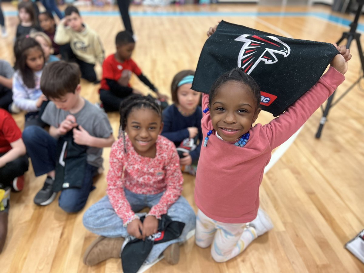 APS_HPE's tweet photo. Last @Falcons pep rally of the year @APS_VHE!!! The students were so excited!! We loved every moment!! 🩵🧡🦉#APSRiseUp @apsupdate @Myssjj @FreddieFalcon https://t.co/Xu5U6n6xYl
