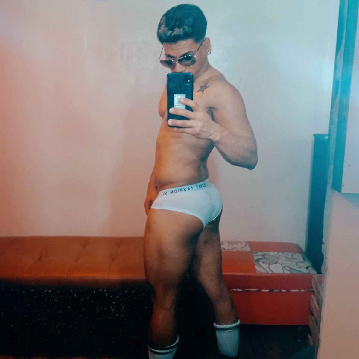 OswaldGuev86250's tweet photo. 😈😎 ya momento de trabajar https://t.co/VuIwfIzMGP