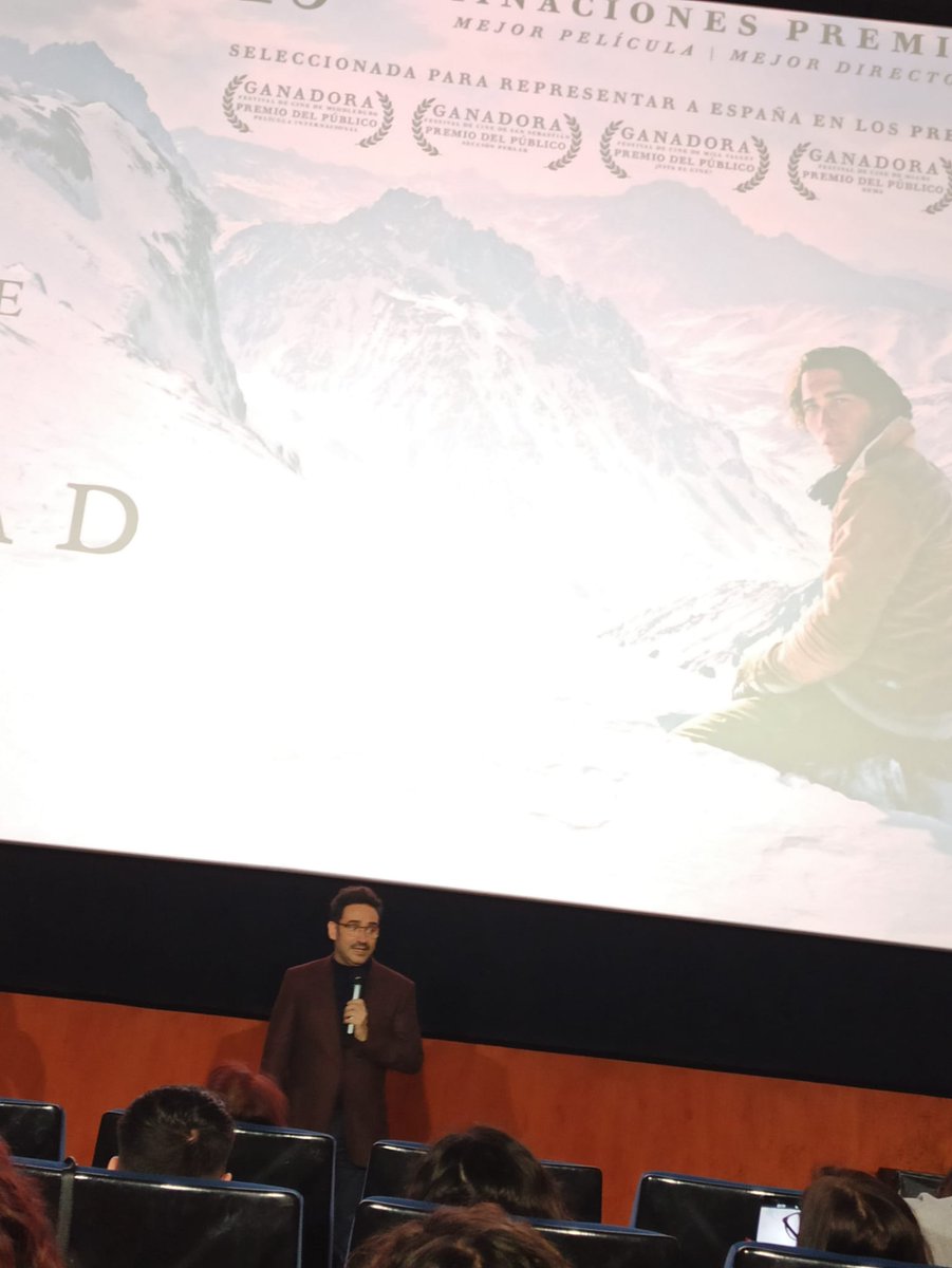 abledam's tweet photo. @Juanicar2 @netflix Tuve el placer de verla en Cine con la presentación de J.A Bayona ,que no dudó en alabar el papel de todos los protagonistas.Increible película. Pelos como escarpias https://t.co/eCY4xIgdRw