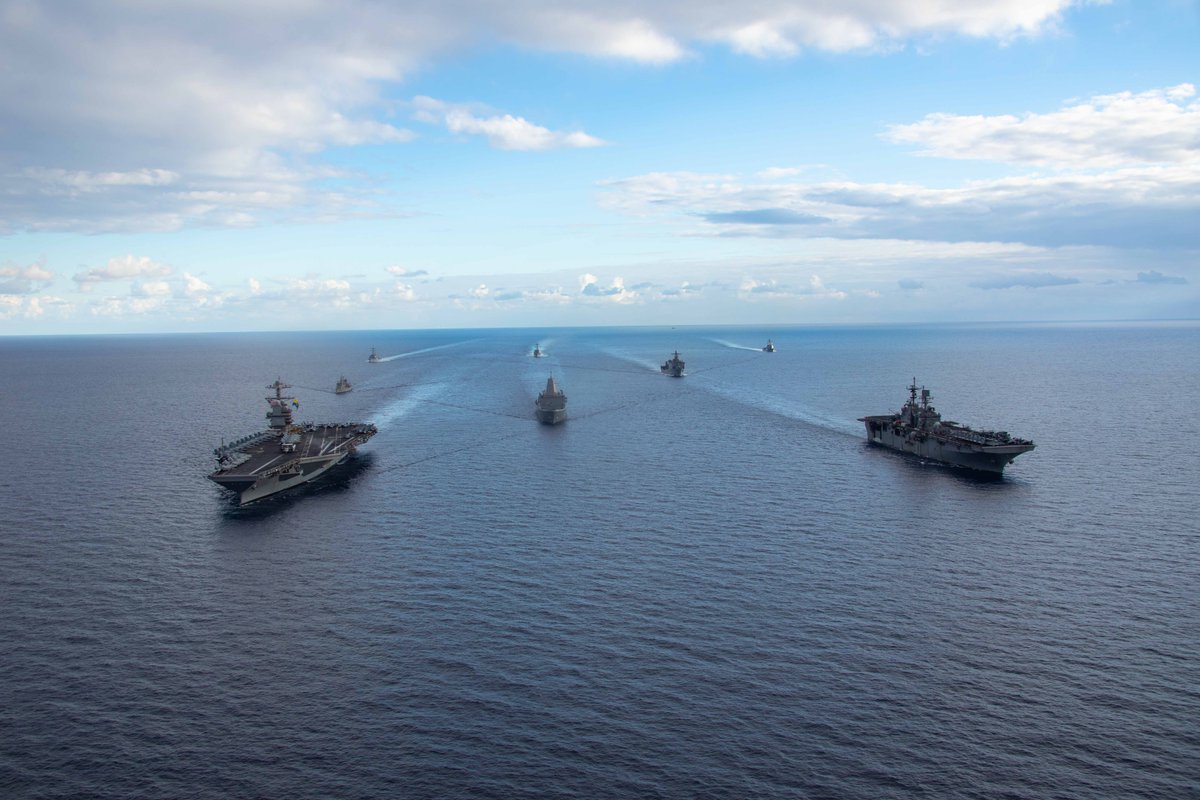 USNavy's tweet photo. The big boys are coming on this #FowardFriday ๐ช
Ships from the Gerald R. Ford Carrier Strike Group (GRFCSG) and the Bataan Amphibious Ready Group (ARG), and Hellenic Navy frigate HS Navarinon (F 461) sail in formation in the Mediterranean Sea.
๐ธ: MC2 Nolan Pennington https://t.co/v4x59gF0d6