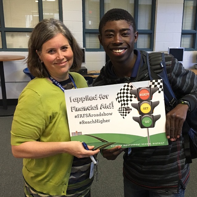 ReachHigher's tweet photo. Congratulations to our 2024 Excellence in College Counseling winner: Laura Dew &amp; the Go Center at Westbury High School in Houston, Texas 🏆

Since 2020, we’ve honored a high school counselor or counseling team for their dedication to increasing college access for their students. https://t.co/svtXJIYDIn
