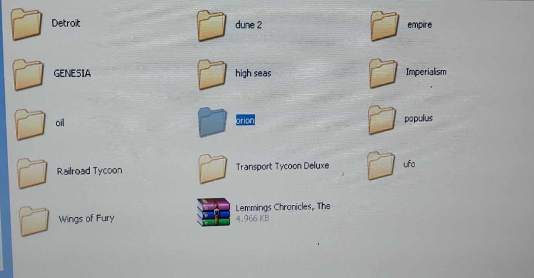 VibeDevolli's tweet image. Sometimes I start my old computer to get that good old nostalgic feeling.. 
#OldPC #Games #pcgaming #gaming #90s