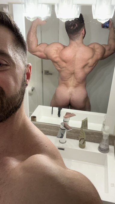 Obligatory &ldquo;who&rsquo;s coming to DC for MAL next week&rdquo; post.   Pic so you&rsquo;ll see it 😈 https://t.co/eNW6kC<a href="/tag/toweltuesday"class="tags"><span>#toweltuesday</span></a>
