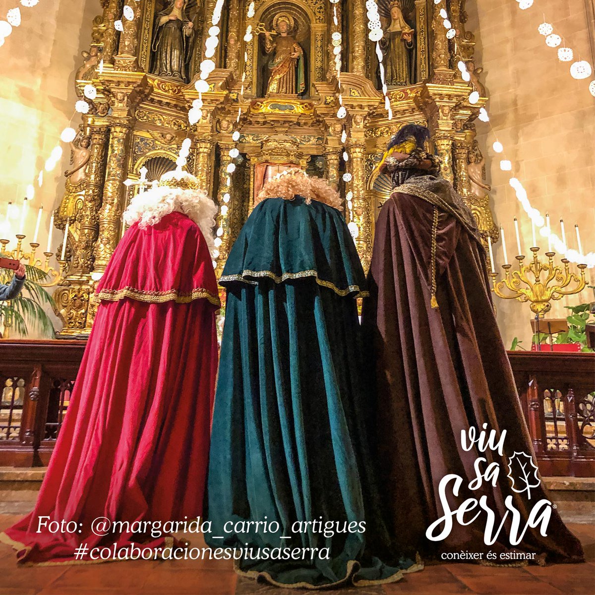 👑Adoració dels Reis d'Orient a l'esglèsia d'#Esporles 📸 Foto: <a href="/karryfoto/">Margarida Carrió Artigues</a> #colaboracionesviusaserra 🌿
Sus Majestades salieron del almacén #viusaserra cargados de paquetes🎁 Confío en que hayas sido buen@ este año y amanezcas mañana con la AGENDA MALLORQUINA 2024🌿 #NochedeReyes
