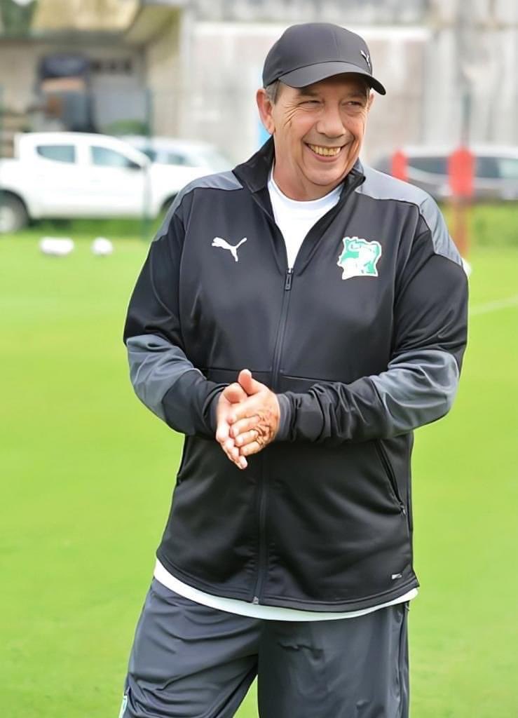 MoorSportz's tweet image. …6. Hugo Broos - €50,000 🇿🇦
7. Aliou Cissé - €46,000 🇸🇳 
8. Chris Hughton — €46,000 🇬🇭 
9. Rigobert Song — €29,000 🇨🇲
10. Jalel Kadri — €11,000 🇹🇳 

There’s money in Africa. 🤓

#Moorsportz 
#Moorsports 
#TotalEnergiesAFCON2023