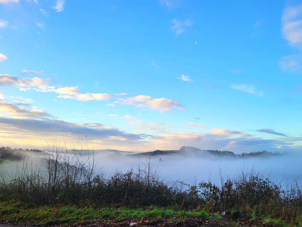 DanJamesENPA's tweet photo. Lord of the Rings style #CommutingViews on #Exmoor today https://t.co/kbpNCIdR99