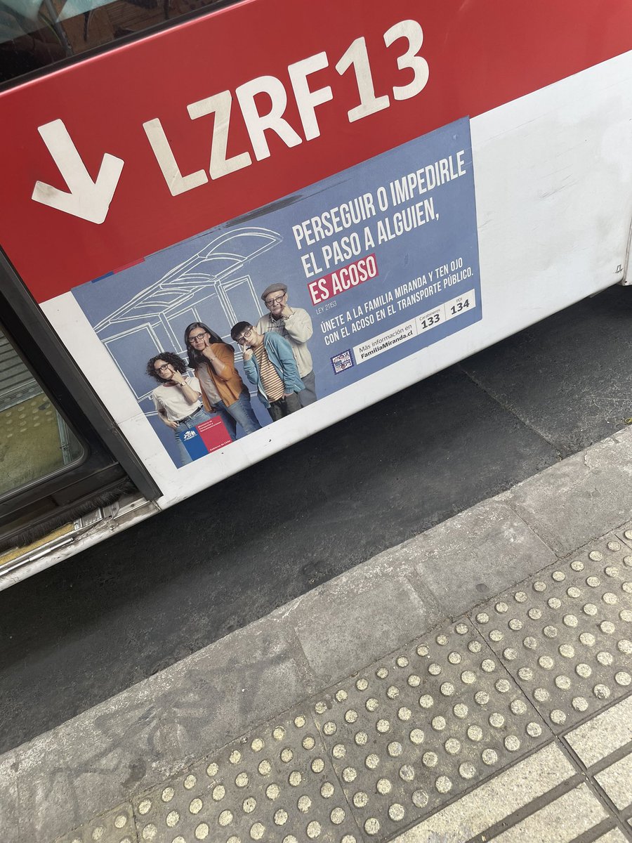 AnaVarNod's tweet photo. @Transantiago absurdo como los choferes de micro se mueve 1m de la para y aún la luz en roja no quieren abrir la puerta para dejar subir. Que buen servicio https://t.co/NcnbTuh534