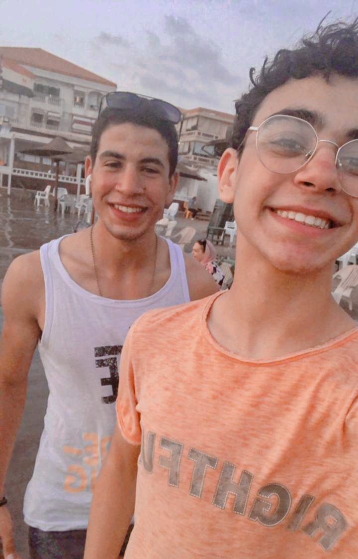 Qahwaaaaa's tweet photo. ربنا يرحمك ي ابن عمي واخويا وصاحبي وكل ماليا💔
ربنا يرحمك ي حبيبي ويجعل قبرك روضه من رياض الجنه شهيد أن شاء الله ي محمد
انا لله وانا اليه راجعون https://t.co/WCHZ6ANDiE