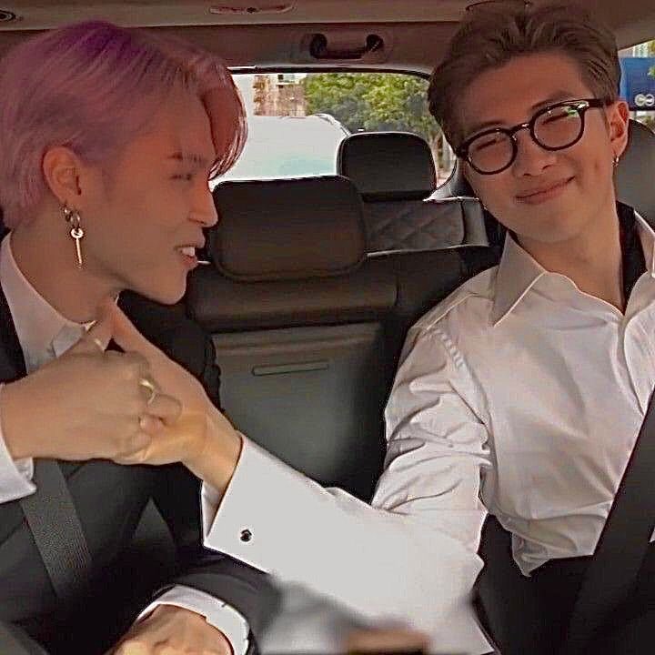 justunababy's tweet photo. Photos of BTS that I’ve never seen until today!

——a thread 🧵 https://t.co/T9yoZyfQU2