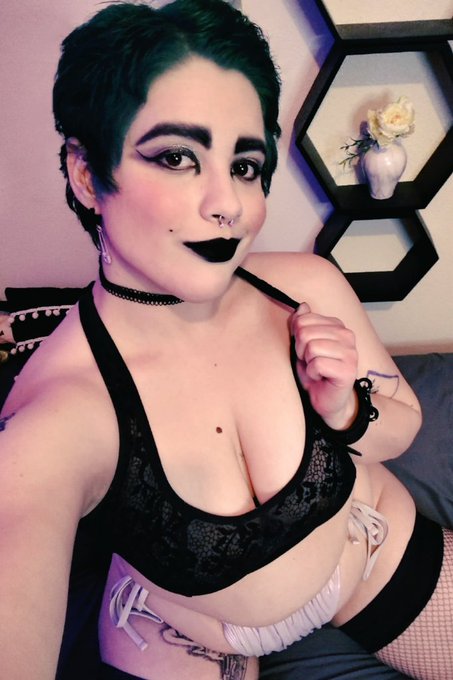 Heard you like #goth #bbw's 🖤💜✨ https://t.co/WJXXxi5iAd<a href="/tag/goth"class="tags">#goth</a><a href="/tag/bbw"class="tags">#bbw</a>