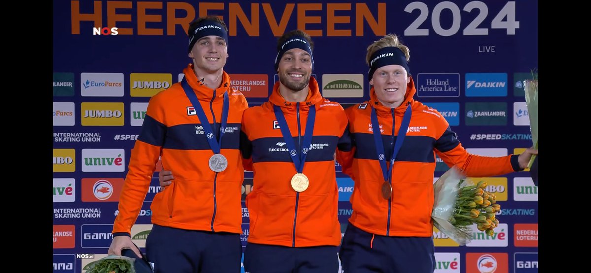 DubbeldamJ's tweet photo. Plek 1, 2 én 3 op de #1000meter.
Onze nummer 2 nog maar 19 jaar. Dat belooft wat!
#ekschaatsen https://t.co/ldgNEE3fUI