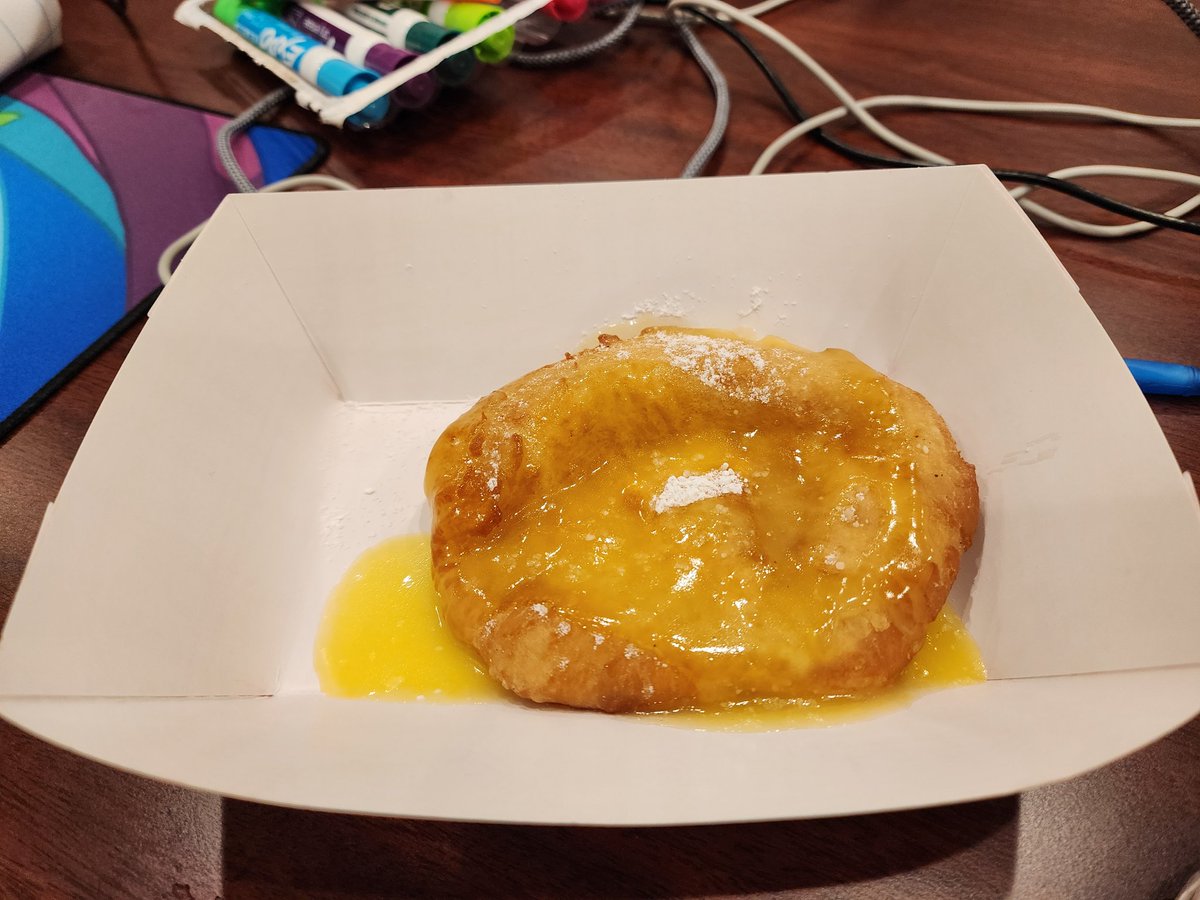 OrcaCon's tweet photo. We love @OffTheRezTruck! Started off with frybread chicken tacos and frybread with lemon curd! https://t.co/pifTkJ8dxg