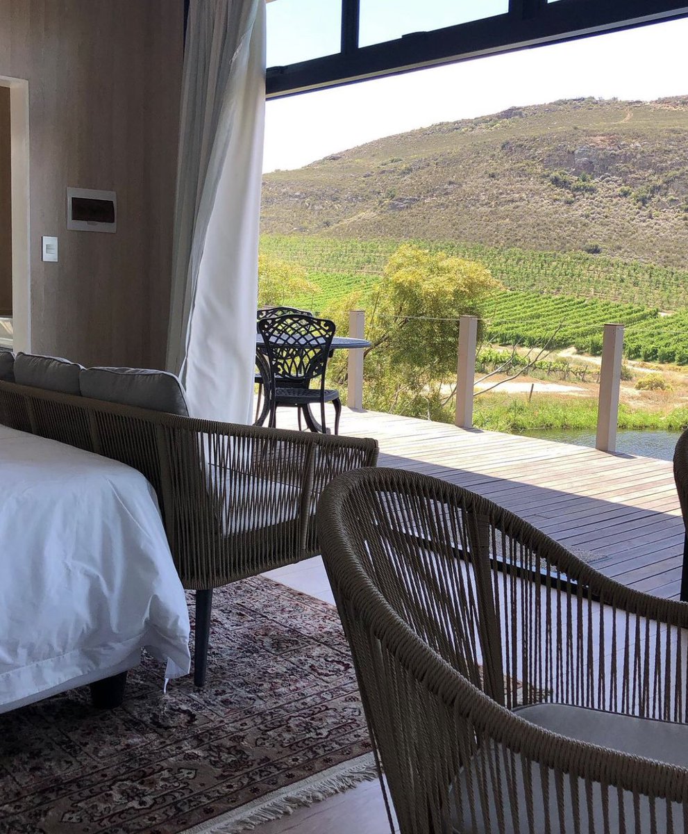 SaElegance's tweet photo. 📍#Goedemoed Farm Pod 🔥🔥 how private are you really? Here’s the perfect hideaway courtesy of Jared ✨✨✨ From R2900pn on a self catering basis for 2 adults.
Ts&Cs Apply
Subject to availability #Travel #CottageLiving https://t.co/0hRhpZnyG9