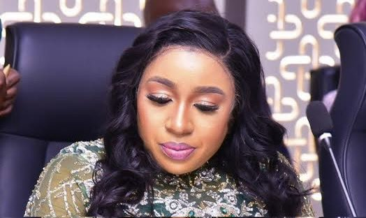 Tutsy22's tweet photo. This is the woman @officialABAT entrusted with palliative funds... Minister of Humanitarian Affairs, Betta Edu, instructed Accountant-General of the Federation, Toyin Sakirat Madein, to transfer N585m to private account designated for vulnerable Nigerians in four states into a private account.

By the time Tinubu and his thieving cohorts are done... looting during Buhari's regime will be child's play!