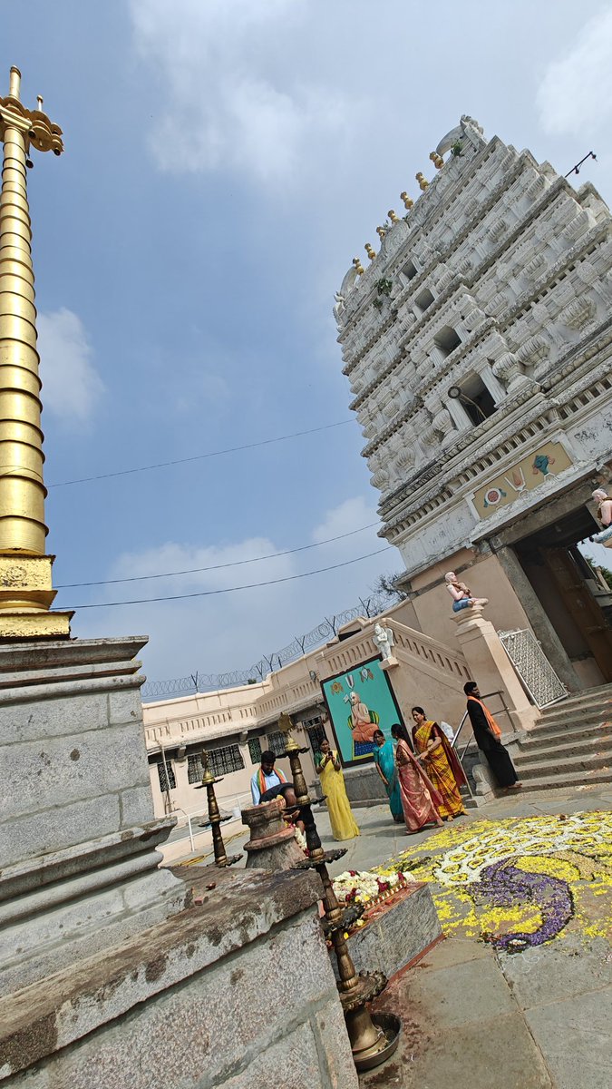 Such a beautiful 800 yr old Goda Devi/ Ranganayaka Swamy temple at Edulabad, Telangana just a little more than an hr drive  from Hyderabad 🪷
Visiting it this Dhanurmasam was precious🙏🪷