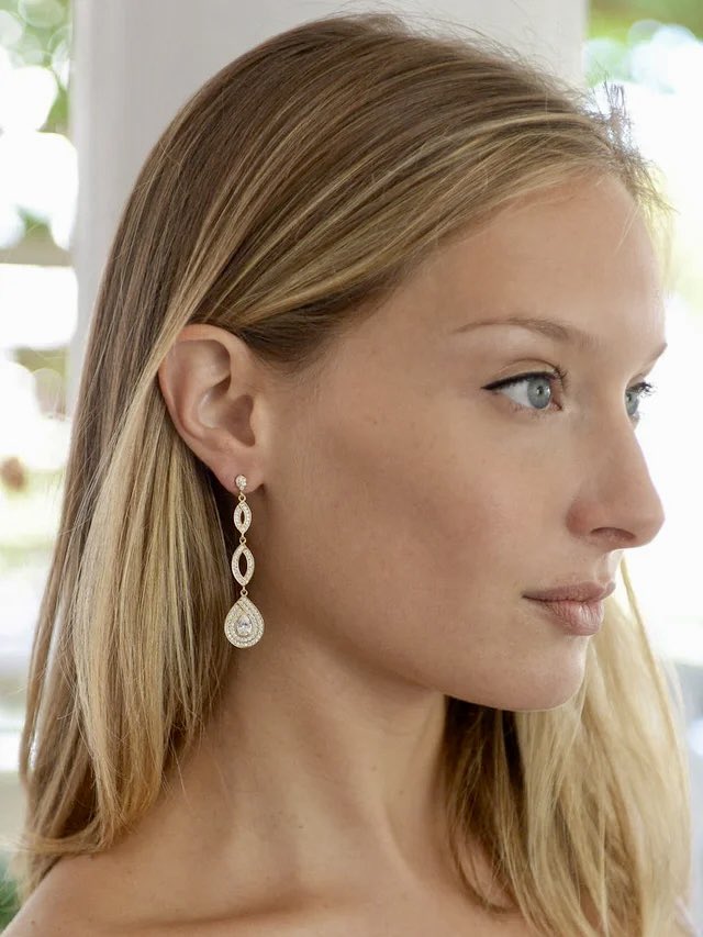 RegistryBridges's tweet photo. New! Dozens of micro pace stones form this sparkling accessory. It’s a stunner indeed!🤩
https://t.co/0MSDFnM7VN
#earrings #bridalearrings #promearrings https://t.co/iGZMPkV6x9