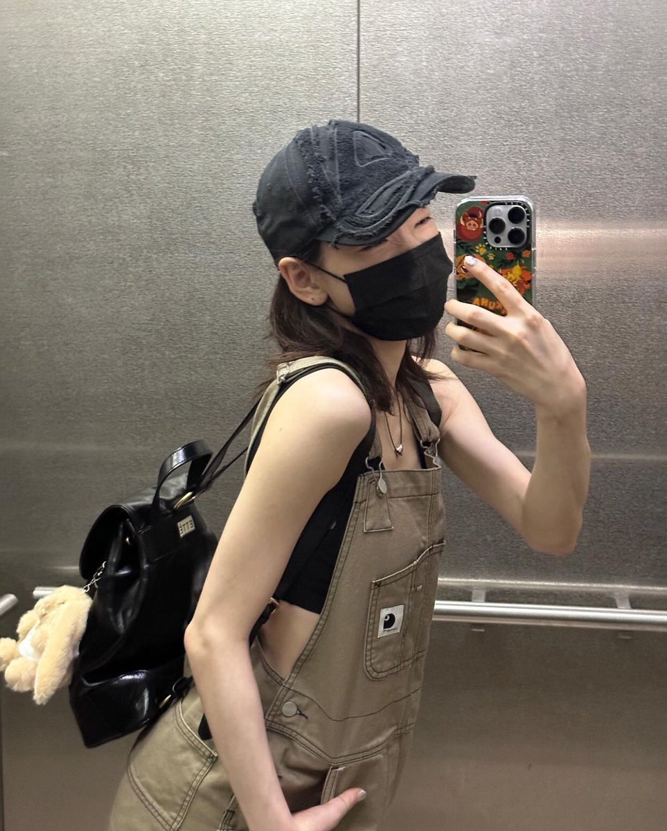 89SMDKTY's tweet photo. ㅤ
⠀
        ⠀  iris.neyanne : sns update
            ≡ 060124   ✯   00:58
            ⌕ finished some work before going to the mortal realm with *hindi ko kilala* (/j) i’ll see you soon my belis. i’ll bring some pasalubong for u! (as a rich tita? 😆) 
ㅤ        
⠀      ⠀ https://t.co/0yCRQCKWgP