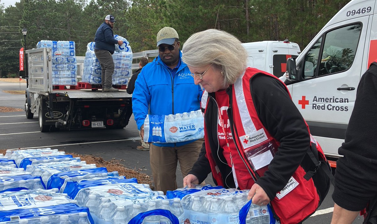 RedCross_NC's tweet photo. New Year, New You! Add volunteering to your resolution list by becoming a Red Cross volunteer. Get started by learning about our most-needed volunteer positions, here: https://t.co/JBIJLKyH1h #ResolveToVolunteer https://t.co/ecWeU7JBro