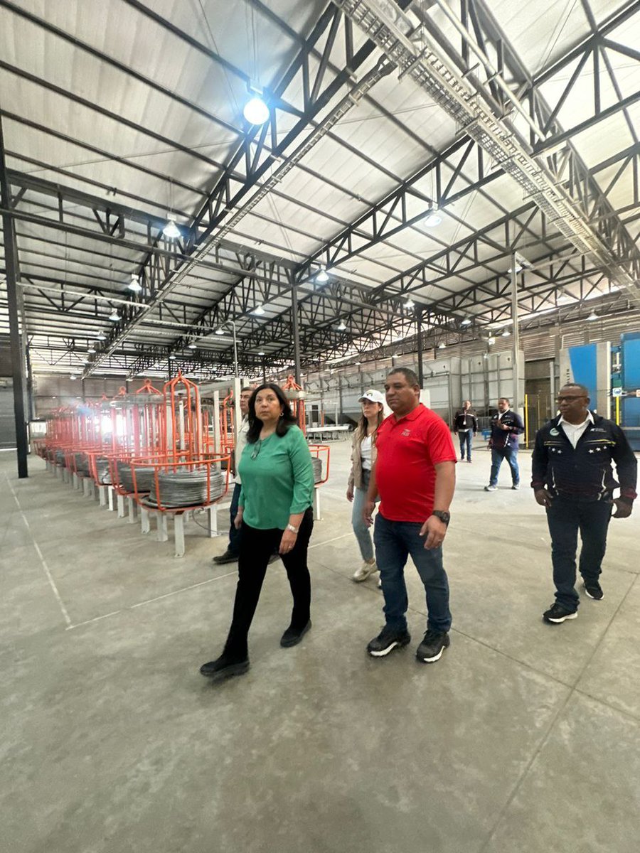gestionperfecta's tweet photo. Realizamos este #5Ene una completa inspección a las instalaciones de la Oficina Ciudad Bicentenaria, en La Yaguara.

Un espacio para la fabricación de poliestireno expandido y accesorios para el desarrollo de proyectos y obras urbanas.

#PuebloLegisladorDePaz https://t.co/y0k3Ktq0DQ