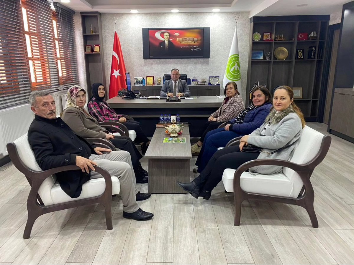 📍 Şenpazar 📎İlçe Başkanlığı ziyaret, 📎Hanımlarımızla Toplantımızı gerçekleştirdik. 📎Şenpazar Belediyesi'ni ziyaret ettik. 📎Pazar ve esnaflarımızı ziyaret ettik. Tevazu ve gayretle durmak yok. #HepYeniHepİleri @AKKADINGM @ElifYesimAraz1 @gulsum_koylu37 @AkSenpazar