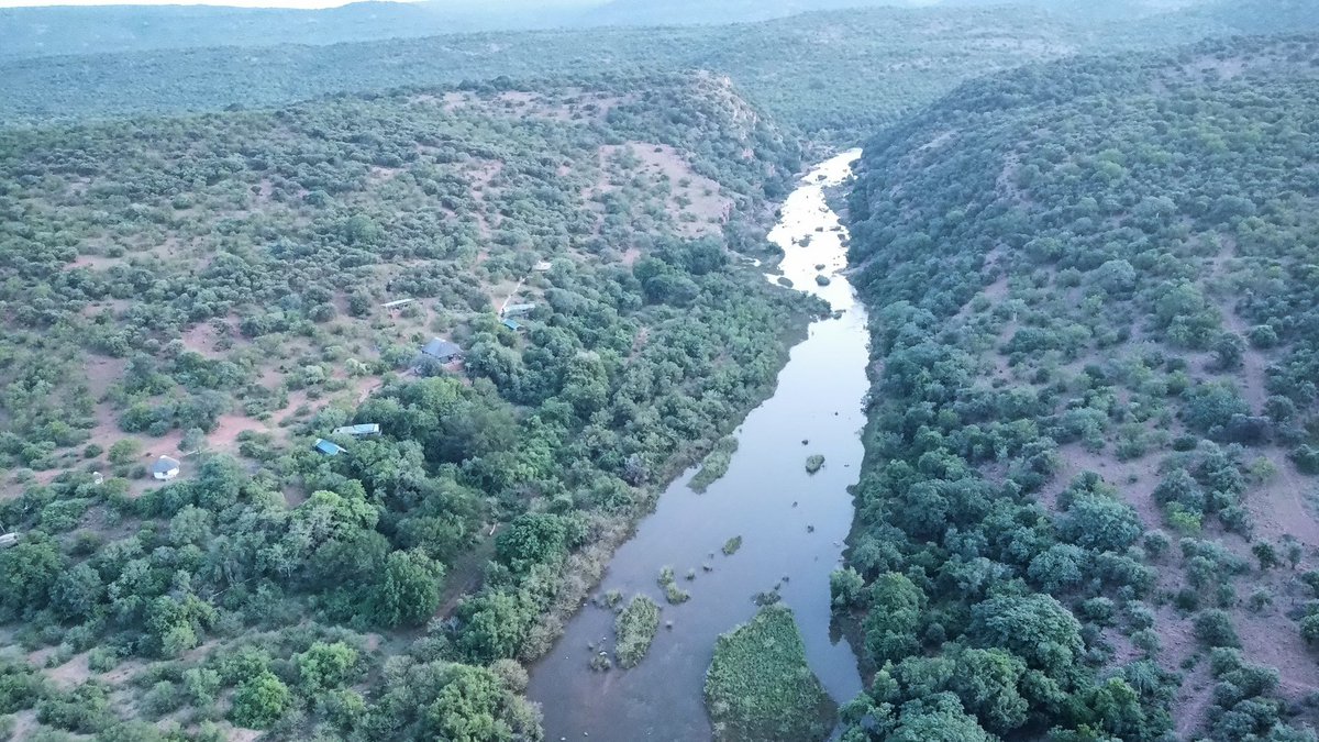 Nndoweni's tweet photo. #shotleft to Tshulu River Camp with my #travelbuddies #localtourists #januaryvibes In harmony with nature. @Anzaniephotogra https://t.co/egzU2PSMY7